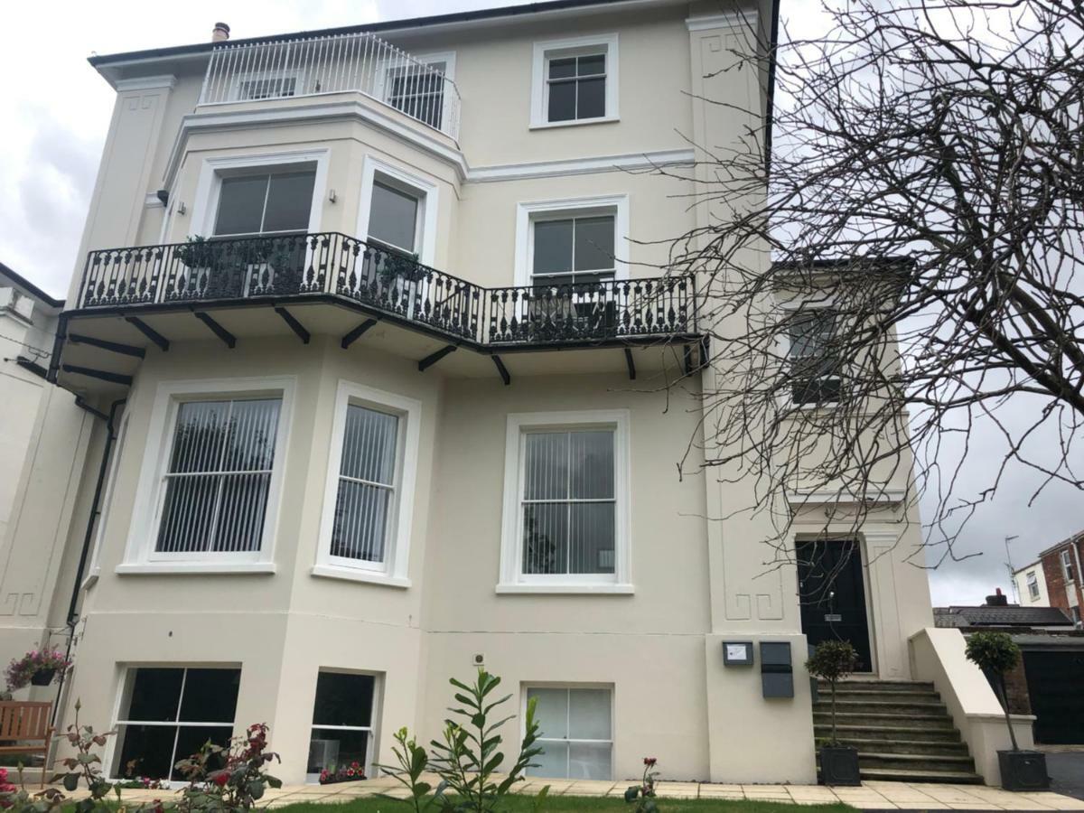 Wight On The Beach, Sleeps 4, Free Off Road Parking, Balcony With Sea Views Ryde  Esterno foto